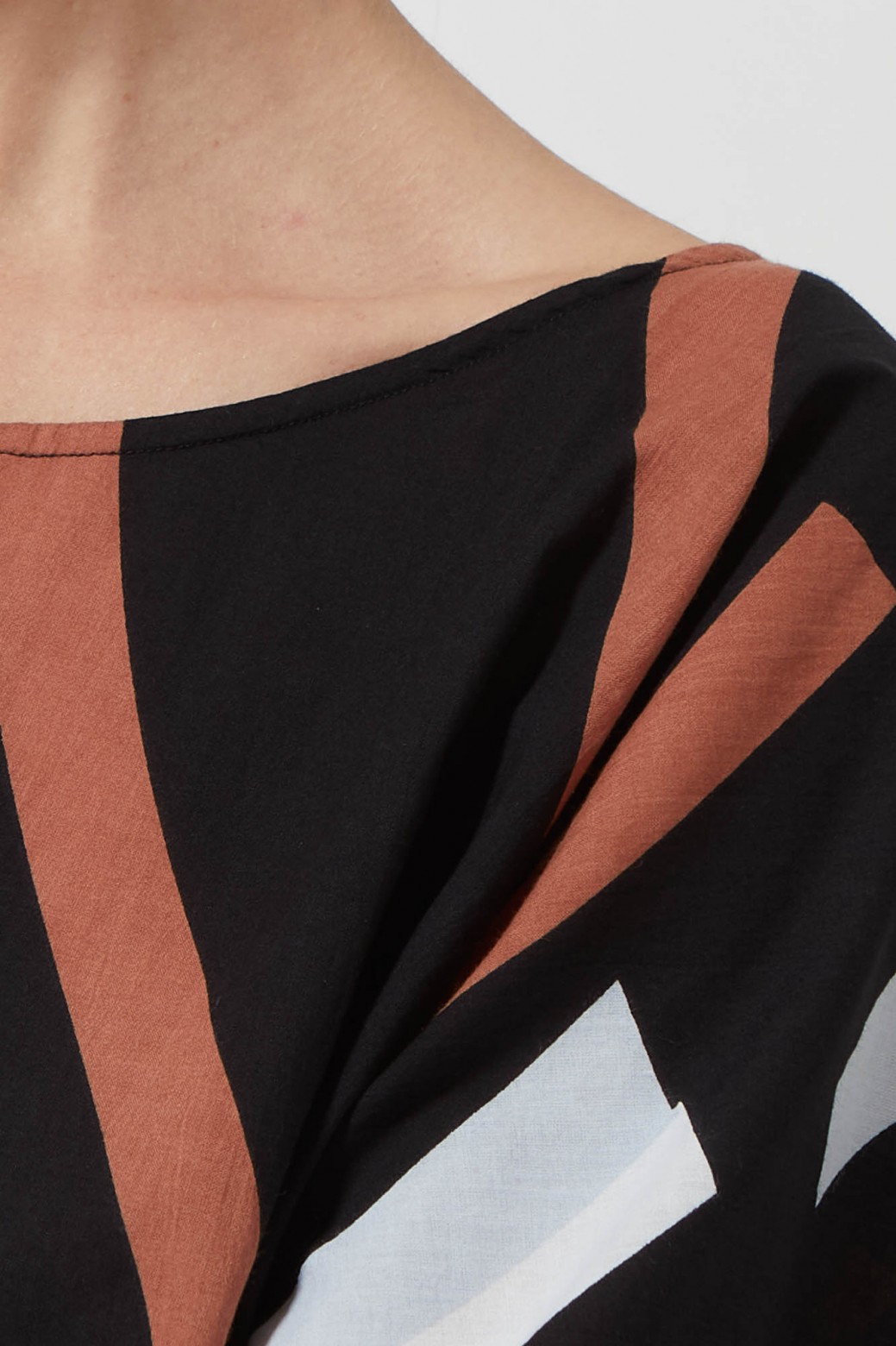 207 - Top Eva Marin Noir 2x