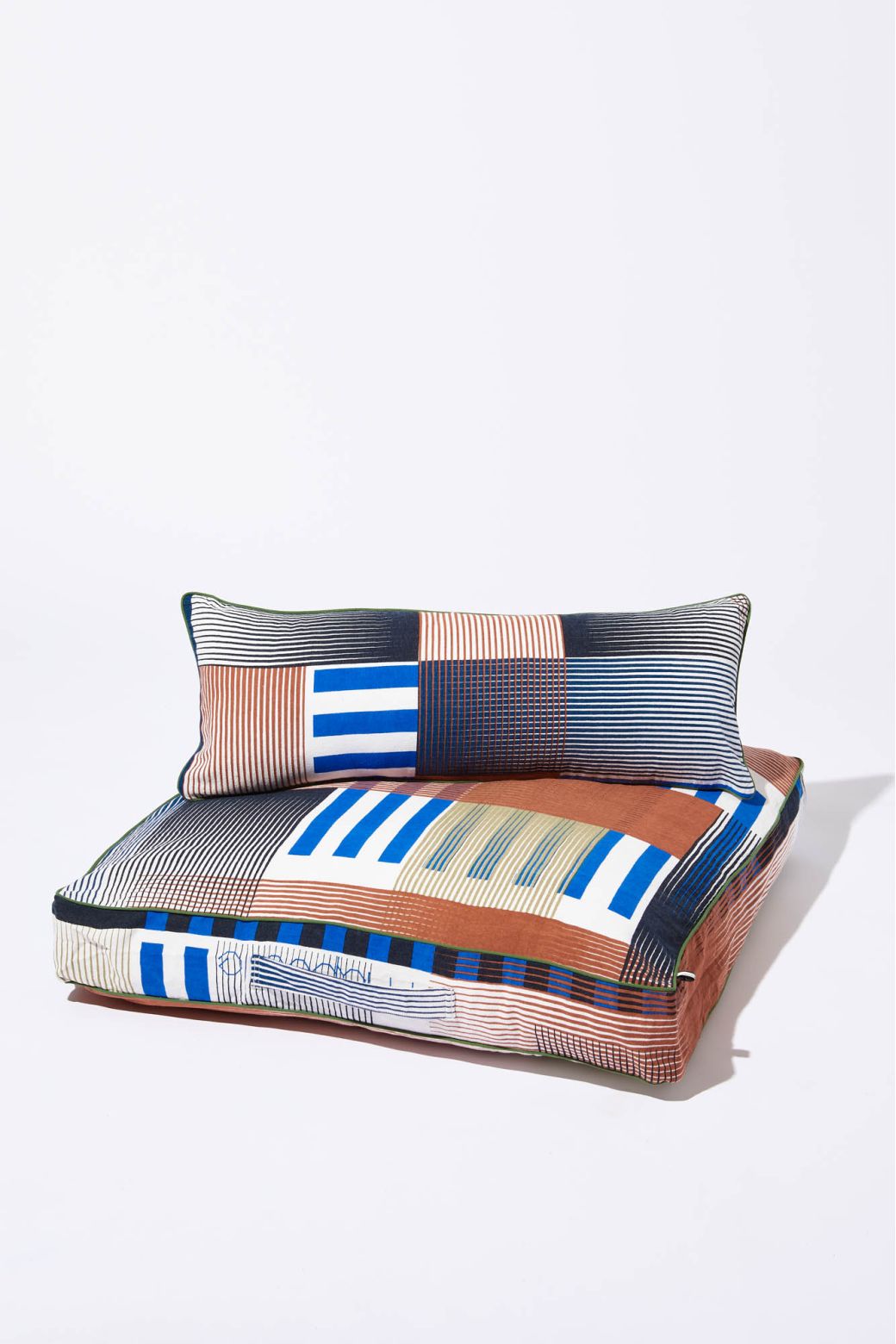 100 - BLUE FLOOR CUSHION VIBRANT PACK OF 2