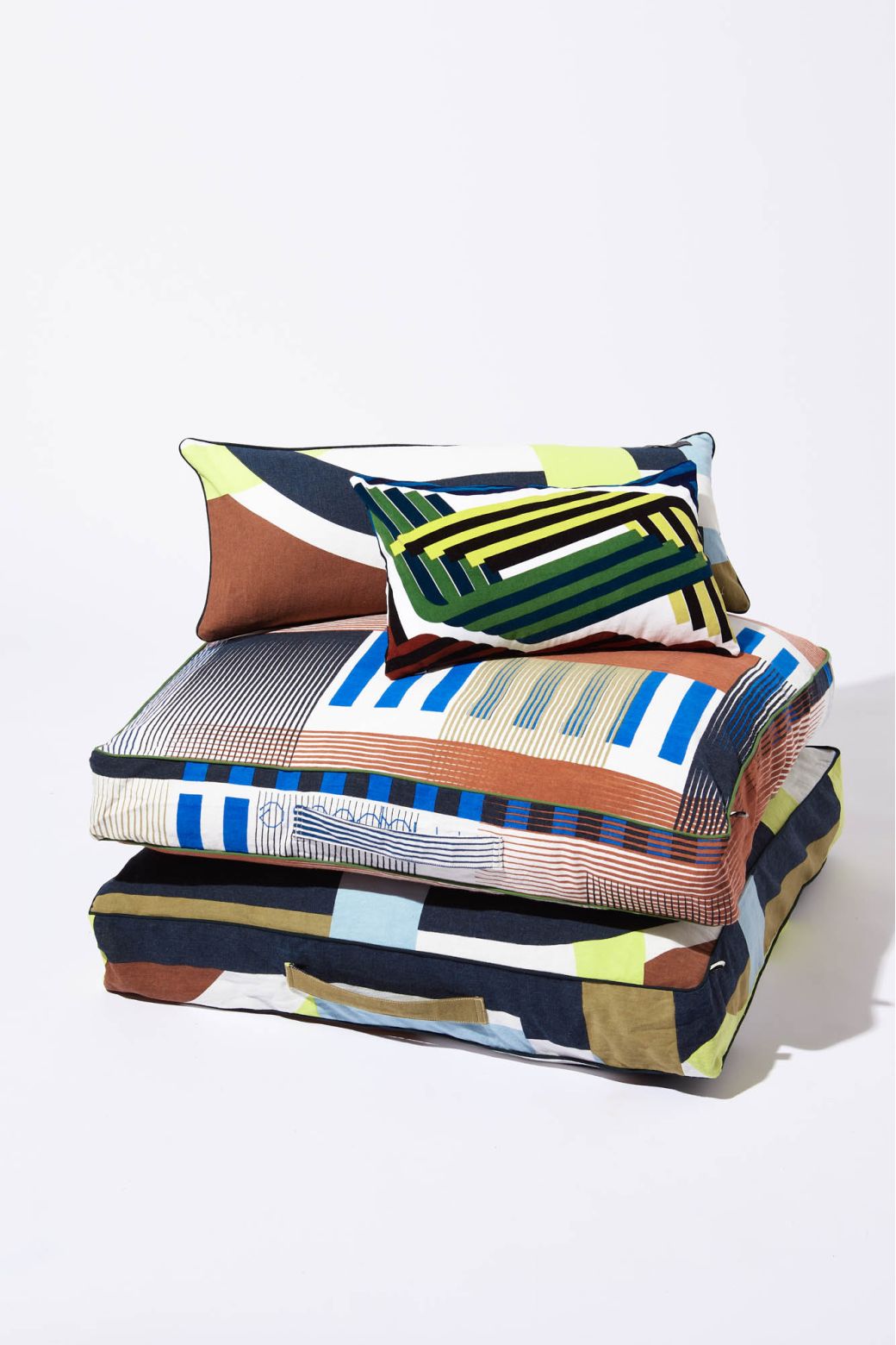 100 - BLUE FLOOR CUSHION VIBRANT PACK OF 2